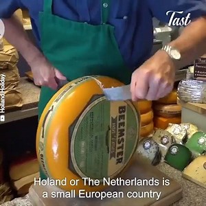 When you think of Holland you will probably think of wooden shoes, tulips and old windmills.👏🌷⛵ But also of cheese 🧀🧀. It is one of the most important export products of Holland. That is why the Dutch are sometimes nicknamed 'Kaaskoppen', ‘Cheeseheads’. Video by Taste Life 🎬🎬 #netherlands #dutch | Dutch Culture