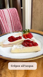CRÊPES ALL’ACQUA 🤩 Leggerissime, senza uova, senza latte e senza burro.. e senza zucchero nell’impasto, perfette anche per i più piccoli 👶🏻 INGREDIENTI •170 ml di acqua •120 gr di farina •15 ml di olio di semi Per farcire •yogurt bianco •salsina alle fragole (fatemi sapere se volete la ricetta )PROCEDIMENTO •in una ciotola aggiungi la farina e vera l’acqua a filo mescolando continuamente, infine aggiungi anche l’olio•lascia riposare il composto in frigo almeno 15 minuti (non è indispensabile)