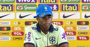 Endrick cita Abel Ferreira e fala sobre momento na Seleção Brasileira: "Estou feliz comigo mesmo"