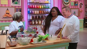 Nailed It!'s New Baking Challenge Offers Hope, Serious Cash To Kitchen Disasters: Watch Trailer, Get Release Date - TVLine