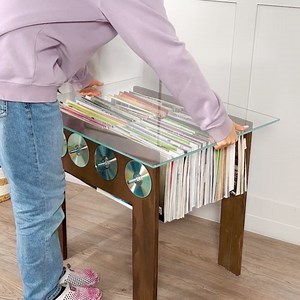 110K views · 106 reactions | Recycling old magazines into a stylish coffee table! | 5-Minute MAGIC | Facebook