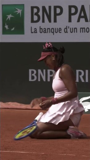 Paula Badosa literally dropped Osaka with this shot 🫨 #rolandgarros #tennis #badosa #dropshot