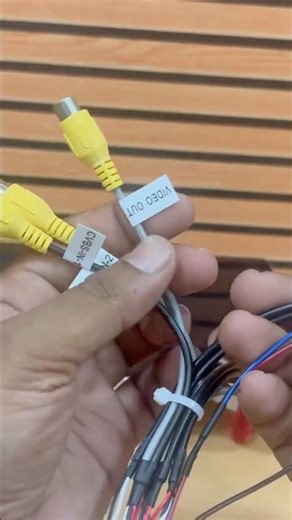 Understanding the Car Stereo's Video and Audio Inputs in Sinhala