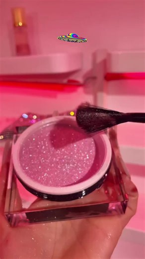 Alien Kiss Highlighter: Elevate Your Makeup Game