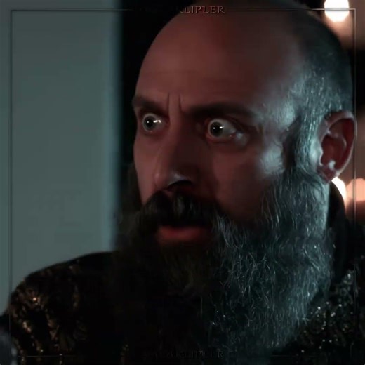 Selim Bu Zeka Sence De Fazla Değil Mi? | Muhteşem Yüzyıl |