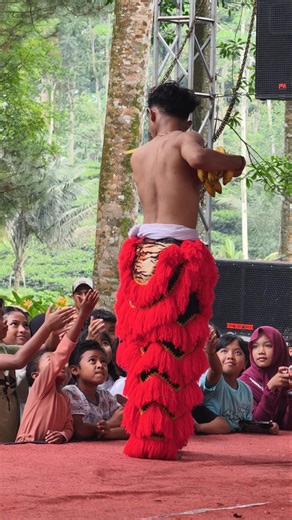 Mau minta pisang, e malah gak dikasih sama Dino #gwsm #garudawisnusatriamuda