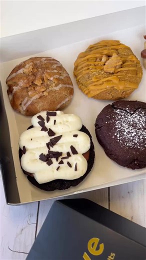 ✨ This week’s menu AND our new local favorite: the Smore! ✨ You LOVE it so we brought it back!! 🎉 #cravecookieskaty #cookies #katytx #dessert