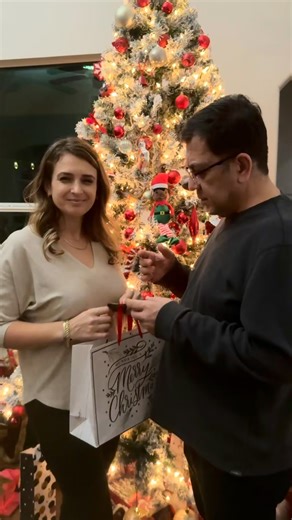 Organic American 🥰 on Instagram: "Fitness, health, and style — all on my wrist 💪⌚ The Runmefit Watch keeps up with my day effortlessly. From tracking my steps, workouts, heart rate, and sleep 💤 to smart notifications that keep me connected on the go 📲 it’s the perfect balance of functionality and sleek design. I love how lightweight and comfortable it feels — easy to wear all day, every day ✨ Whether I’m working out, running errands, or just enjoying my day, this watch fits every moment. Sma