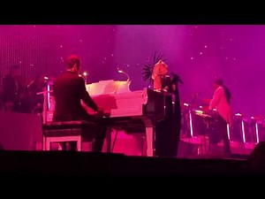 Lady Gaga - La Vie En Rose (Live in Las Vegas)