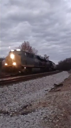 Csx southbound grain train rolling through Hopkinsville