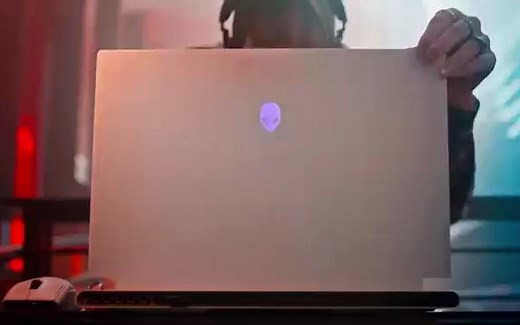 外星人ALIENWARE史上最轻薄的一款办公游戏两不误的高性能笔记本（杭州大悦城）