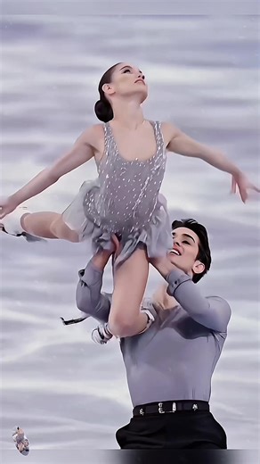 The most beautiful skating moments Ever !🎄🎄🎄 #figureskating #iceskating #figureskatingcouple #amazing #usa🇺🇸
