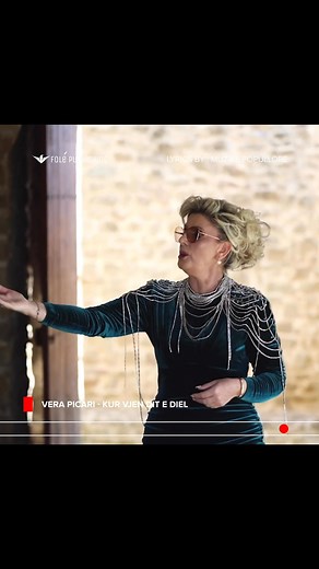 Ju uroj nje dite plot gezim 🙏❤️🇦🇱🌎🎤🎼. Ja ku vjen edhe kjo e diel, dita e zemrës së qetë dhe shpirtit plot dritë.🙏❤️✨🎼🎤 Dua t’ju dërgoj një përqafim të ngrohtë të gjithëve ju që e doni dhe e ndani këngën time me mua çdo ditë. Me respekt e dashuri:Vera Picari.❤️ | Vera Picari