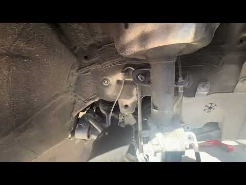2007-2011 Honda CR-V Front Struts Replacement (DETAILED)