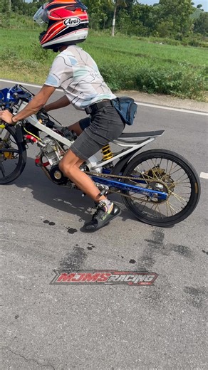 Mx200cc... risa motor ft rizky alfi... #vinomjms #dragbike #dragbikeindonesia | Mjms Racing