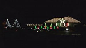 St. Martin family puts on extravagant holiday light show