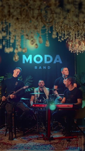 🔥DRUGI COVER. ISTA EMOCIJA. NOVA PRICA.🔥 Nastavijamo nas put — ton po ton, pesmu po pesmu. Drugi cover u seriji Moda Benda nosi snaznu poruku i jos jacu emociju. 🎶Stari lav🎶 #modabend #live #starilav #zeljkosamardzic