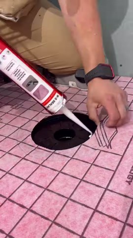 How to install a GURU USA Shower Pan! Best pan. #construction #homerenovation #renovation #diy #realestate #design #entrepreneur #tools #remodel #interiordesign #carpentry #woodworking #diy | WINNI