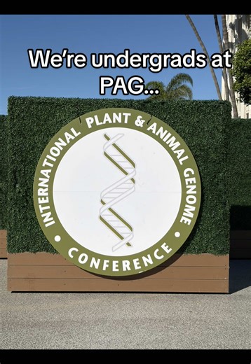 The lab had a great time at the Plant and Animal Genome Conference in San Diego! #science #davenportlab #wsu #fyp #conferences