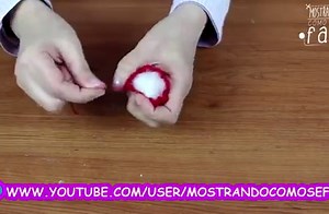 How to recycle a CD case! By: Mostrando Como se Faz | Clever Ideas