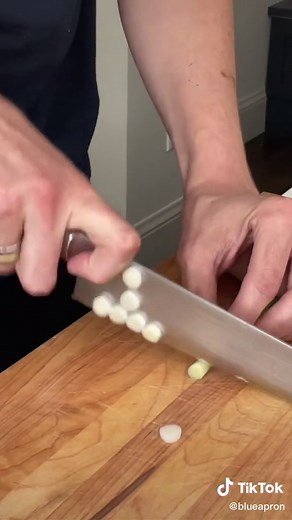 Tips for Slicing Scallions Like a Pro