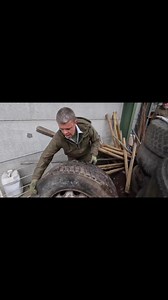 Dexter making & dispatching a rat which was hiding under the tyres. 🐀 | Yorkshire Rat Pack
