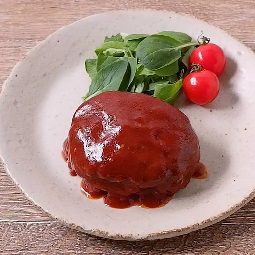 ふっくらジューシー！基本のハンバーグ 作り方・レシピ | クラシル