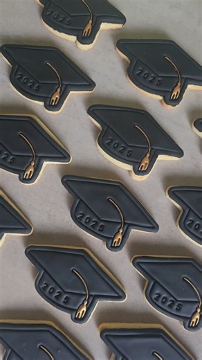 Sydney Custom Cookies & Sweets on Instagram: "20 days until Christmas and work mode has been activated!!! Graduation cap cookies for APS 🤩 . . . #daysofchristmas #Graduation #grad #handmade #cookies #cookiesofinstagram"