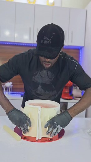 13K views · 759 reactions | All bakers that works with Fondant needs...