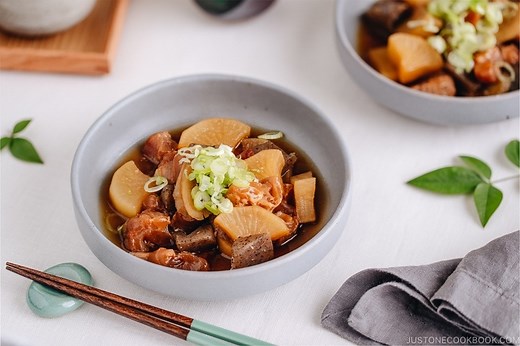 Japanese Beef Tendon Stew (Gyusuji Nikomi) 牛筋煮込み