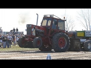 International IH 966 Turbo Pulling The Sledge at Pulling Event in Hobro | Tractor Pulling Denmark