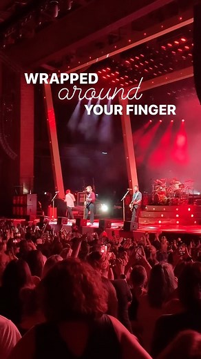 Ever wonder how @5SOS chooses their surprise song on tour?! 🎲🥳 “Wrapped Around Your Finger” in 2023‼️ BRB crying 😭👏🏽👏🏽👏🏽 #5sos #5sosfam #5sos5 #5sostour #5secondsofsummershow | 99.7 NOW