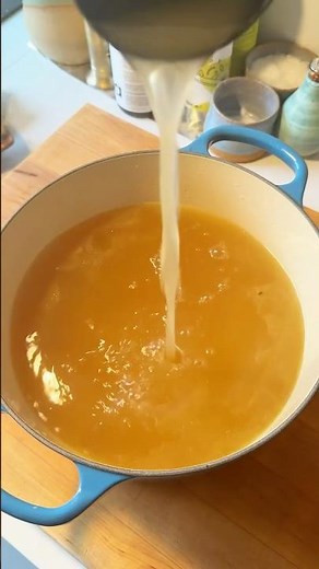 Homemade Chicken Stock 🍲