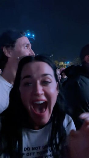 Katy Perry se emociona al ver a Justin Bieber en Coachella 2026