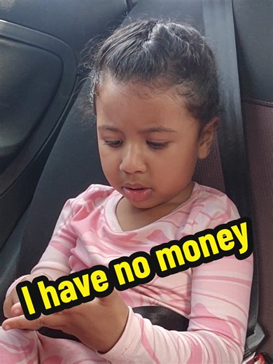 Child's Hilarious Shopping Dilemma: No Money, No Pockets