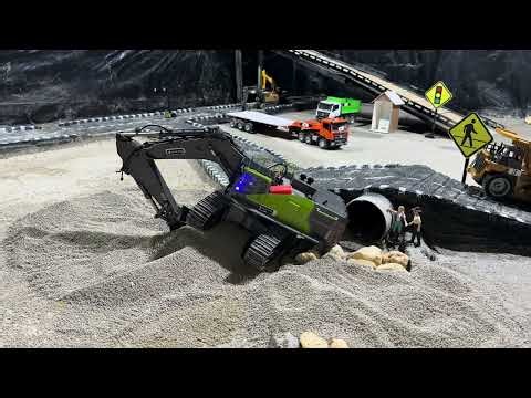 The greatest RC excavator for roads!!