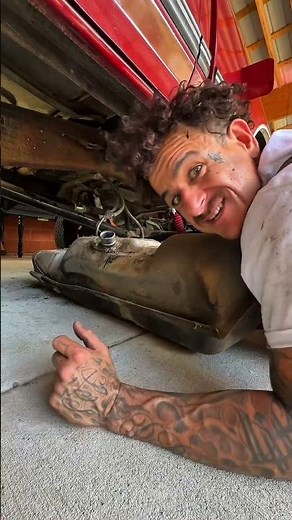 How to replace fuel pump on a 90s Ford OBS. #automotive #ford #mecanica