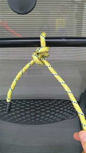 Ever wonder how butchers keep those roasts tied so perfectly? Here’s the Butcher’s Knot quick, strong, and easy to learn! 👌 Whether you’re prepping for a BBQ or mastering your kitchen skills, this knot will change your cooking game. 👨‍🍳 Watch now & try it yourself! . . . . #knots #magicknots #butchersknot #cookinghacks #kitchentips #homechef #bbqlife #FoodLover #recipeshorts #MeatPrep #trussing #foodreels | Magic Knots