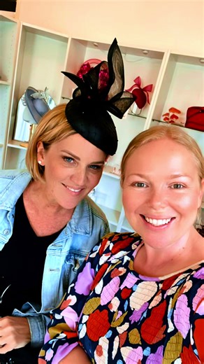 I had the best time kearning new techniques with @Soph Allport - gorgeous and talented milliner. She taught me how to make this classic and elegant facehugger for Derby Day