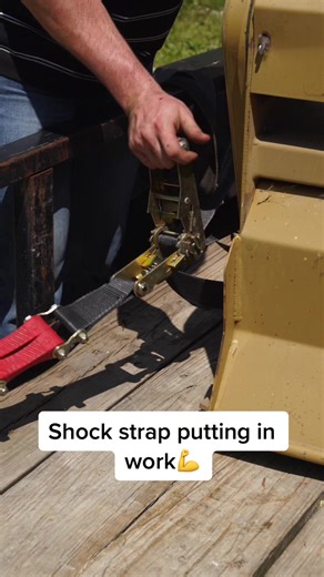 Shock Straps doing work💪 #shockstrap #staystrapped #strapped #theperfectbungee #bihlerflex #hauling #towing #heavyequipment #equipment #trucks #truck #gmc #chevy #tiedown #StartStrappedStayStrapped #ratchetstrap #ratchet #screammovie