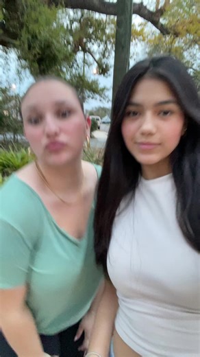 Emily (@emilysprivstory17)’s videos with