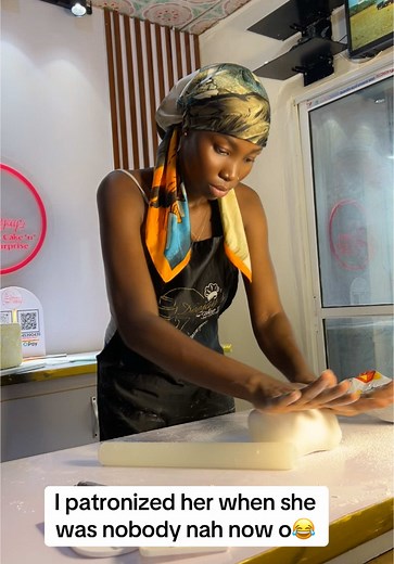 The brand you will never regret buying from😌 I Dey deliver💯 #deejayscake #agborcakevendor #cakeindelta #foundantcake #bakingtips #bakersoftiktok #fyp #caketutorial #500kviews