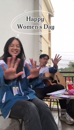 #DIVA Nhân ngày 08/03 DIVA chúng mình xin được gửi lời chúc tốt đẹp nhất tới các bà, các mẹ, các bạn nữ. Dù mọi người có là ai, làm gì hay ở đâu, thì mỗi người phụ nữ là một bông hoa đẹp nhất, xứng đáng được trân trọng và nâng niu. Chúc cho những đoá hồng luôn hạnh phúc, rực rỡ, toả hương theo cách đặc biệt của riêng mình 💋. Chúc cho mọi người trong ‘Một ngày buồn’ luôn tự tìm thấy niềm vui nho nhỏ của chính bản thân mình. Cảm ơn mọi người vì đã luôn đồng hành cùng DIVA và hãy đón chờ sự trở lạ