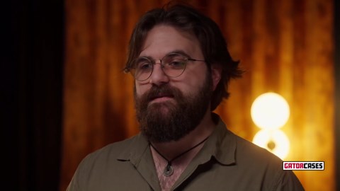 Gator Cases Mini Vault Rack for Two (2) Electric Bass Guitars, (GTR-MINIVAULT-B2)