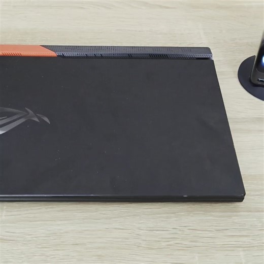 JOYROOM Podix Fast Charging Demo — ROG Strix G15, Honor 400 Pro & Motorola Edge 60 Pro #shortvideo Buy it from https://amzn.to/4pyY9kB Official page https://www.joyroom.com/products/joyroom-podix-140w-5-port-desktop-gan-charger Read more on https://chinagadgetsreviews.com Hashtag: #chinagadgetsreviews #joyroom Please subscribe and like if you enjoy | Android Addicted