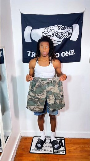 How to style cargo shorts