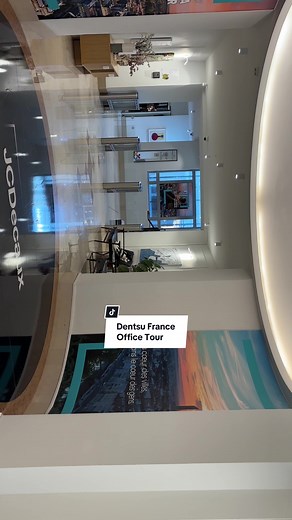 Tour du bureau de dentsu France avec Noémie
