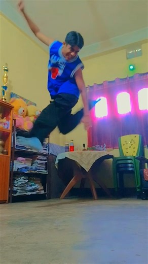 Left right go🔥🔥Two - bbno$ dance #dance #shorts #dancehabitssuper