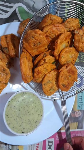 Aloo Pakora Recipe: Crispy and Delicious Indian Snack
