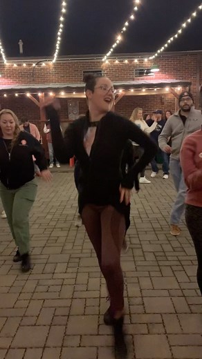 ✨Cha Cha Footwork Workshop!!!✨ Want to learn some of the Footwork we call in our “Follow the Leader” Cha Cha ? Learn the basics, timing, and then add a variety of fun and funky footwork with Kim! Sometimes we can’t see or hear what the Leader is calling out and can feel lost... this Workshop can be very helpful to gain understanding and confidence! Saturday, June 29 @ 1:00pm - 2:30pm 90 minute Workshop - $20 individual / $35 couple Open to all Levels - No partner needed Location: @thestudiocolle